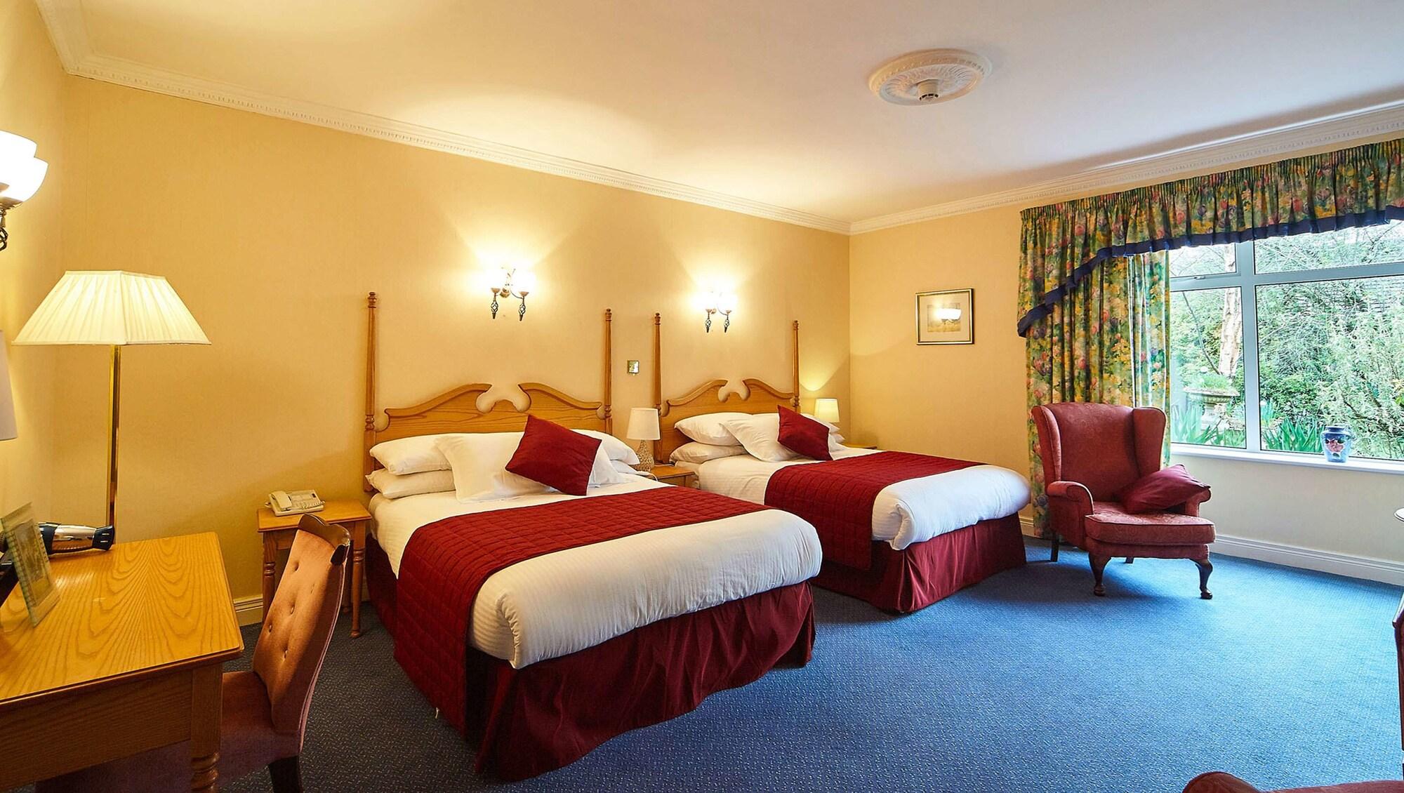 Cedar Lodge Hotel & Restaurant Newbawn Екстер'єр фото