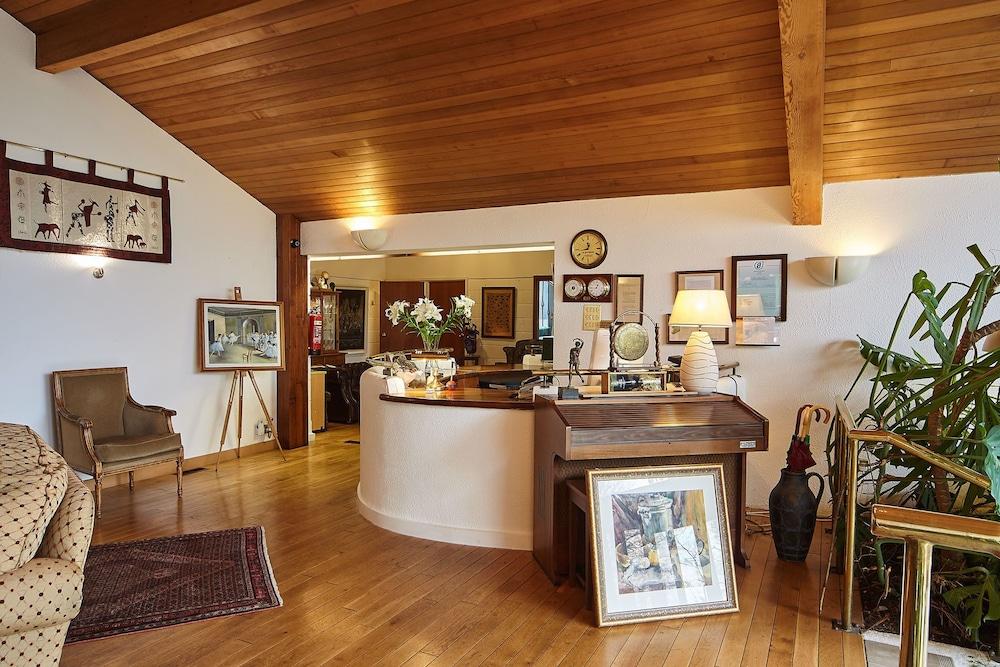 Cedar Lodge Hotel & Restaurant Newbawn Екстер'єр фото