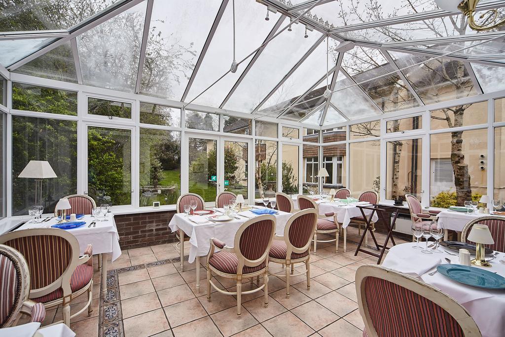 Cedar Lodge Hotel & Restaurant Newbawn Екстер'єр фото