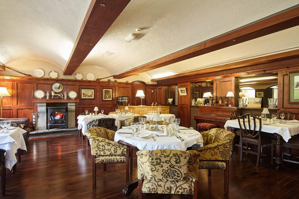 Cedar Lodge Hotel & Restaurant Newbawn Екстер'єр фото