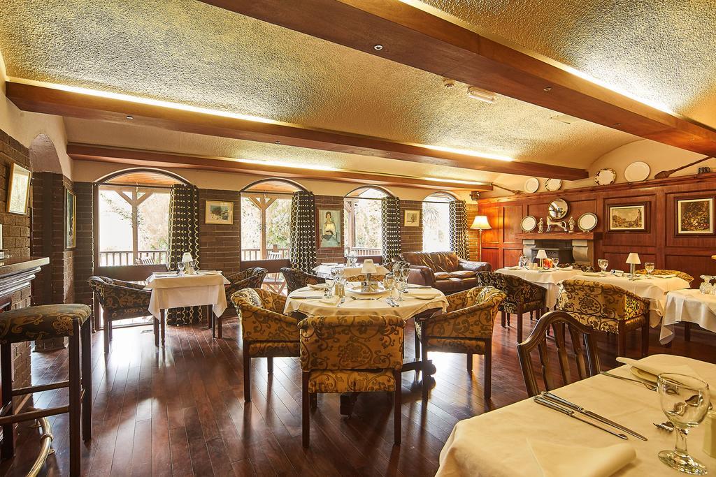 Cedar Lodge Hotel & Restaurant Newbawn Екстер'єр фото
