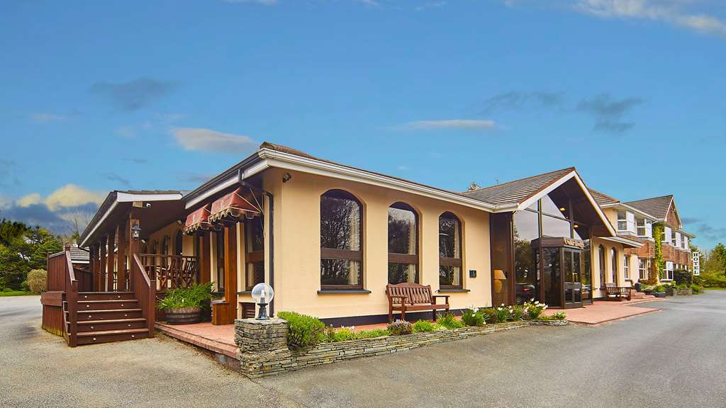 Cedar Lodge Hotel & Restaurant Newbawn Екстер'єр фото