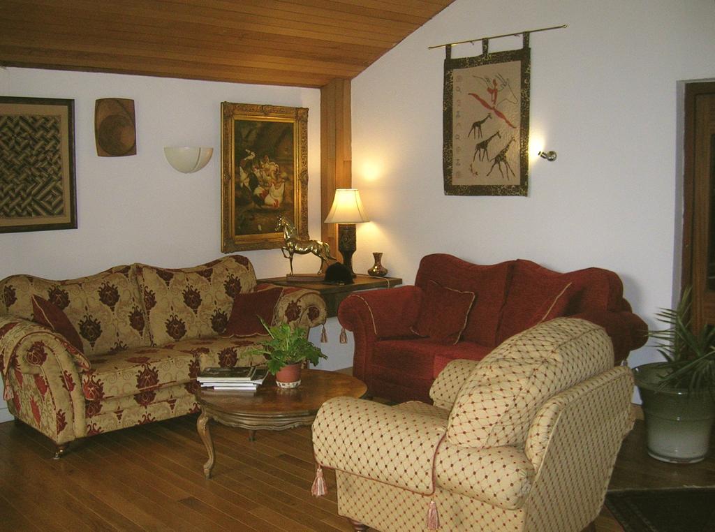 Cedar Lodge Hotel & Restaurant Newbawn Екстер'єр фото