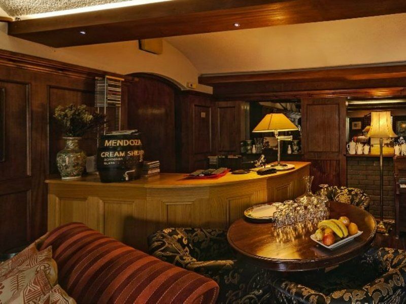Cedar Lodge Hotel & Restaurant Newbawn Екстер'єр фото